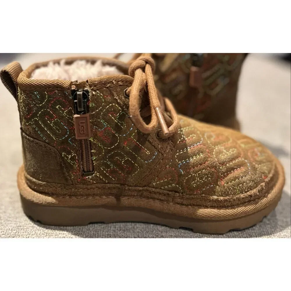 UGG Kids' Neumel II Graphic Stitch boots size 11 Toddler